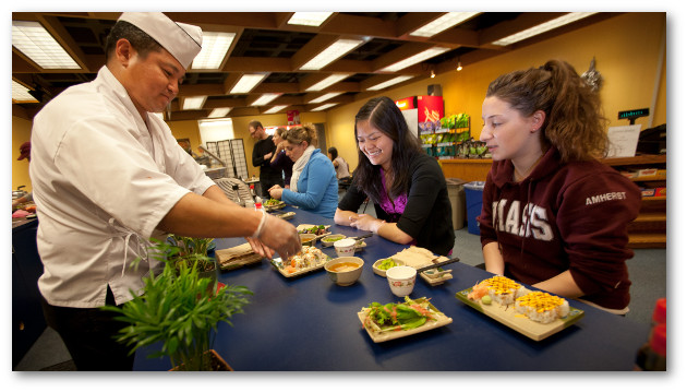 Making sushi for students